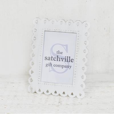 Lovely white shabby chic photo frame, great home accessory! detail page
