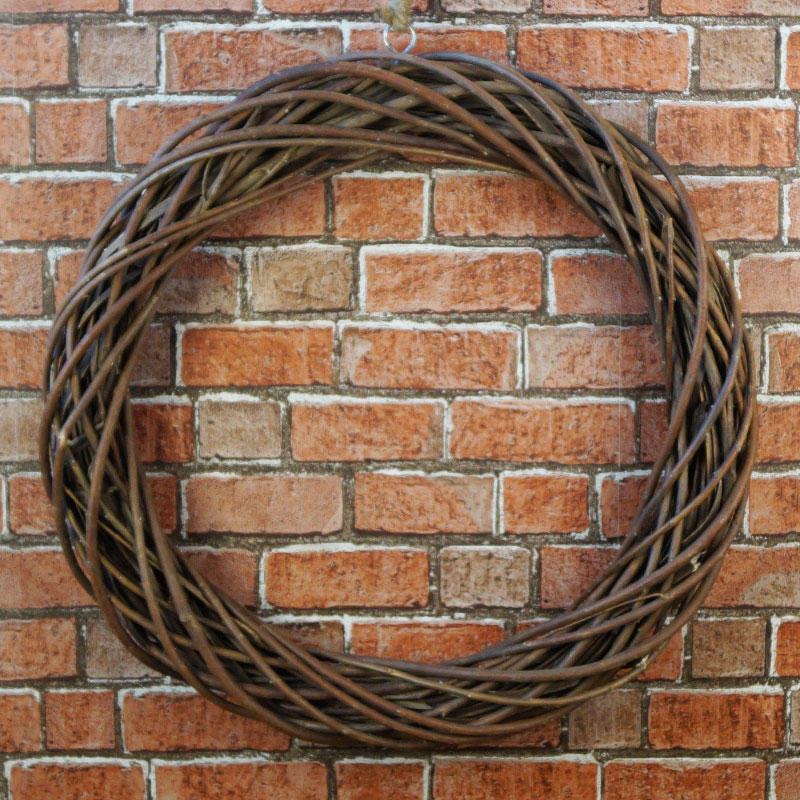 Medium Unpeeled Willow Wreath detail page