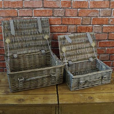 Set of 2 Hampers in Antiqued Willow detail page