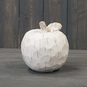 Lovely polyresin apple decor. Great home accessory! 