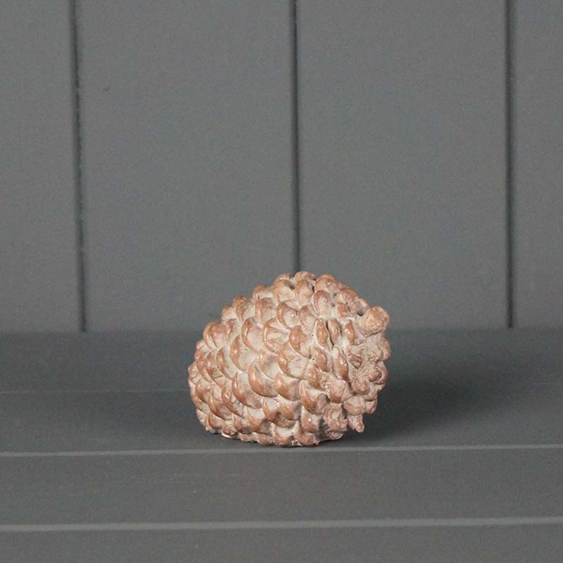 7.5cm Polyresin pinecone