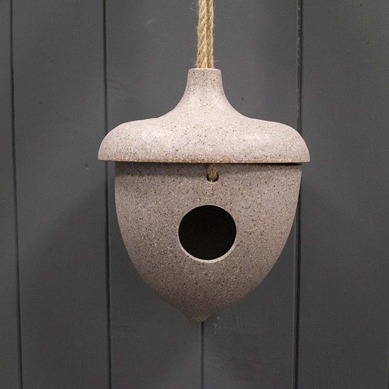 Earthy Nut Husks Hanging Acorn Birdhouse (18.7cm) detail page