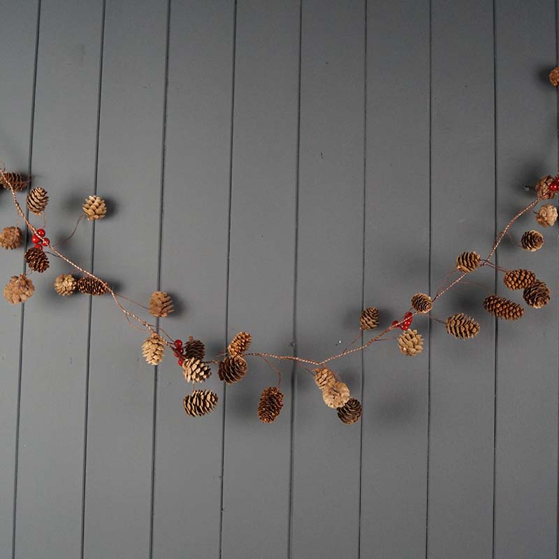 20cm Cone and Berry Garland